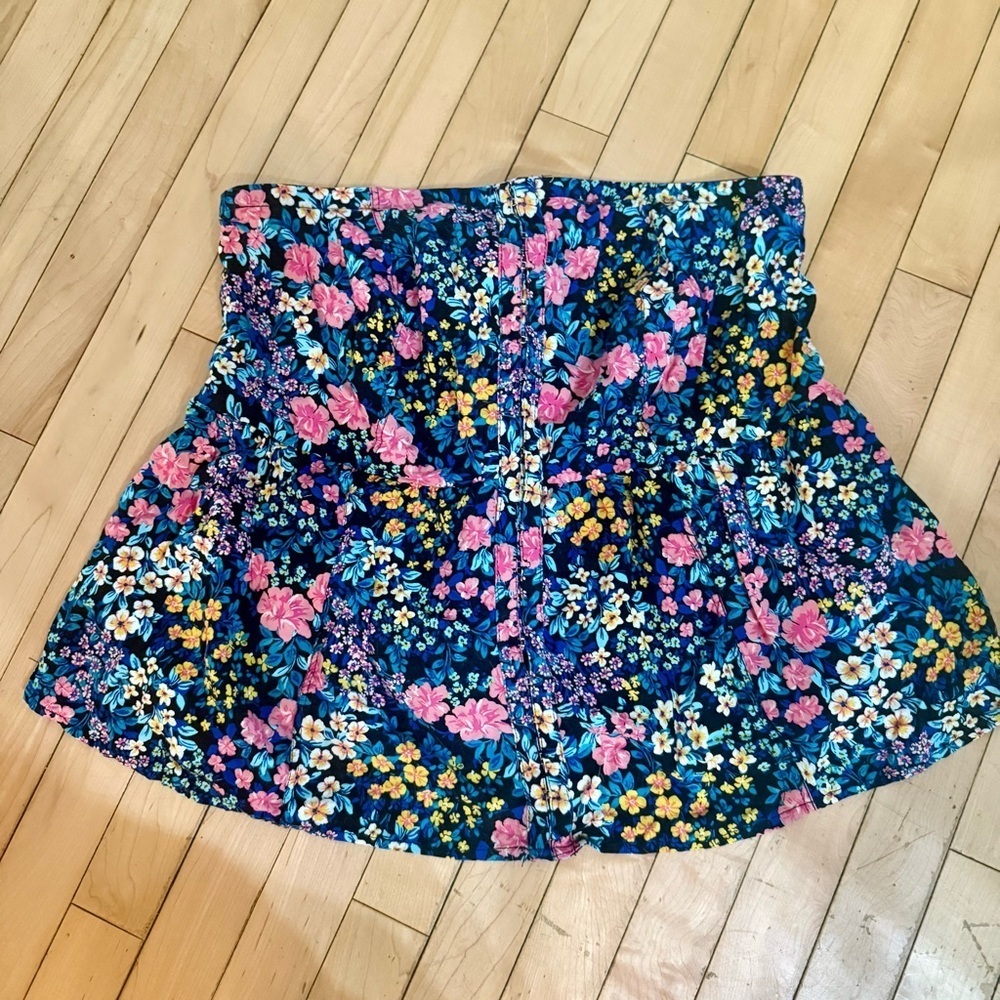 💥Torrid Multicolor Floral Top Corset Back